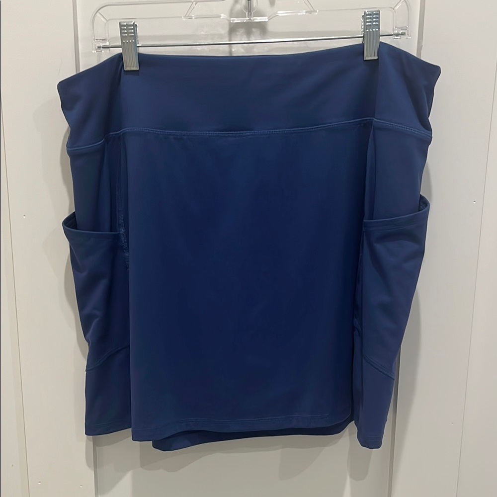 Blue Skorts with Moisture-Wicking Fabric and Modern Design